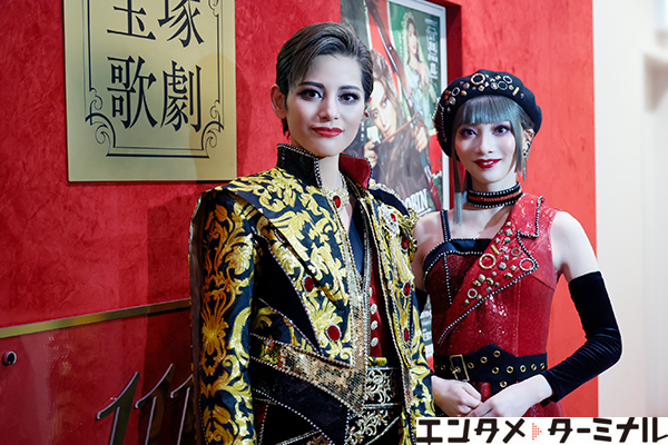 宝塚歌劇 雪組『ROBIN THE HERO』『オーヴァチュア！』東京公演が開幕！朝美 絢、夢白 あや　囲み取材