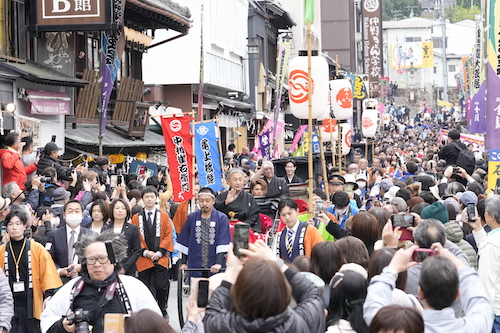 第39回「四国こんぴら歌舞伎大芝居」お練りが行われました。